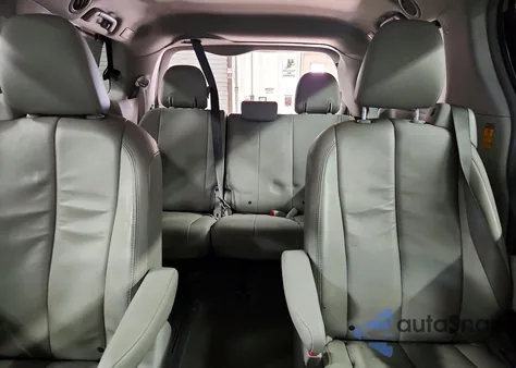 2014 Toyota Sienna Xle z USA, uszkodzony, nr VIN 5TDDK3DC1ES089499